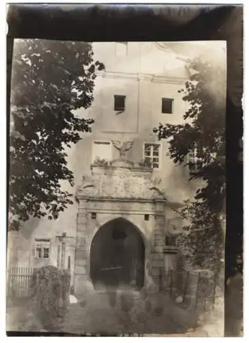 Fotografie W. Apel, Berlin, Ansicht Sonnewalde, Vorderschloss mit Durchfahrt