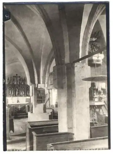 Fotografie W. Apel, Berlin, Ansicht Pechüle, Dorfkirche, Innenansicht mit Blick zum Altar
