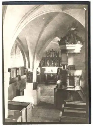 Fotografie W. Apel, Berlin, Ansicht Pechüle, Dorkirche mit Kanzel und Altar