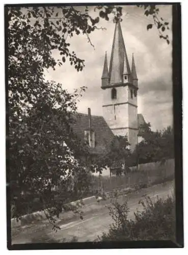 Fotografie W. Apel, Berlin, Ansicht Impfingen, Strasse neben der Kirche