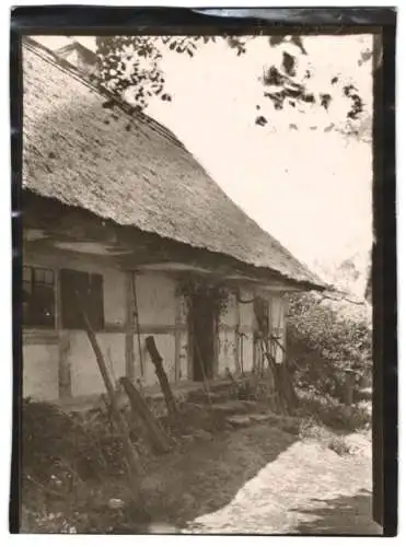 Fotografie W. Apel, Berlin, Ansicht Schwerin / Mark, Bauernhaus, Fachwerkhaus mit Reetdach