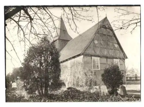 Fotografie W. Apel, Berlin, Ansicht Wentdorf / Prignitz, Kirche mit Friedhof & Grabsteinen
