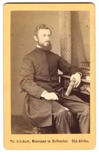 Fotografie Fotograf unbekannt, Hoffenthal, berliner Missionar Theodor Glöckner (1868-1887) in Hoffental Süd Afrika