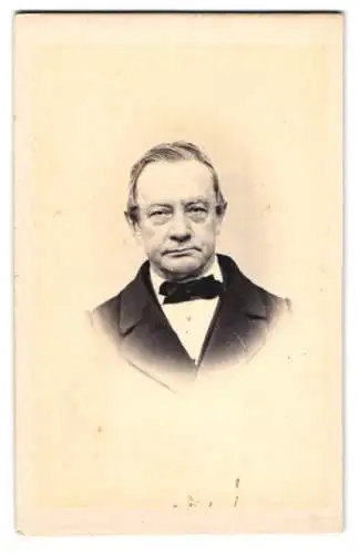 Fotografie unbekannter Fotograf und Ort, Portrait Herr Huber, K.K. Bezirkshauptmann in Feldach 1859