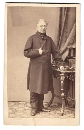 Fotografie Carl Zimmermann, Berlin, Portrait Dr. Robert Senftner, Arzt aus Berlin