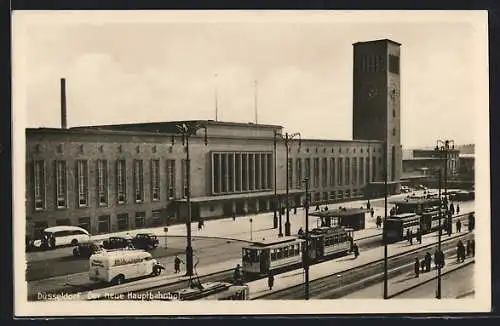 AK Düsseldorf, Strassenbahnen vor dem Neuen Hauptbahnhof