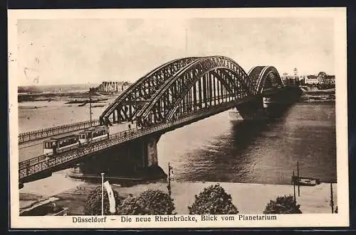 AK Düsseldorf, Die neue Rheinbrücke mit Strassenbahn