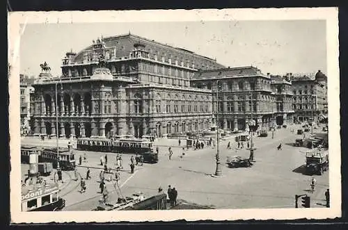 AK Wien, Strassenbahnen vor dem Opernhaus