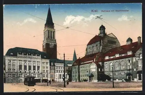 AK Kiel, Rathaus mit Stadttheater und Strassenbahn