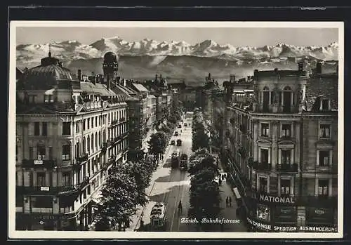 AK Zürich, Blick in die Bahnhofstrasse mit Strassenbahn