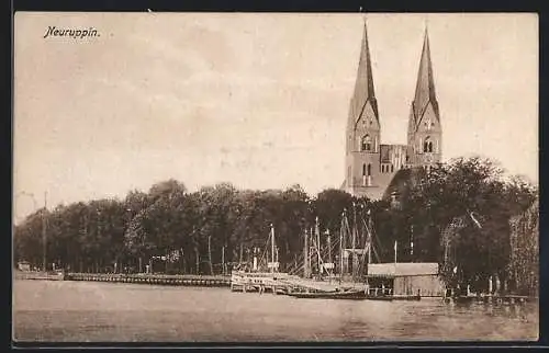 AK Neuruppin, Ortsansicht mit Kirche und See