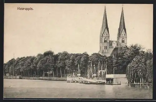 AK Neuruppin, Kirche, vom Wasser gesehen