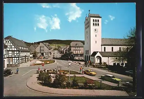 AK Fredeburg /Sauerland, Teilansicht mit Strasse und Kirche