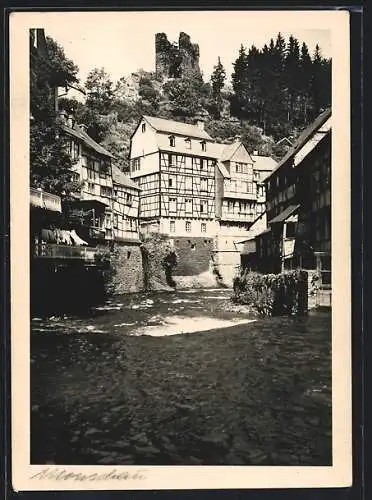 AK Monschau, Flusspartie mit Burgblick