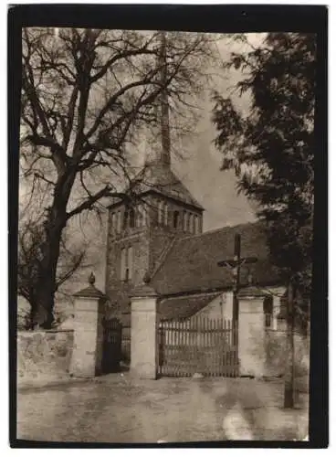 Fotografie W. Apel, Berlin, Ansicht Kutschkau / Kreis Meseritz, Kirche