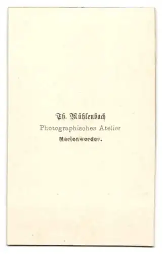 Fotografie Th. Mühlenbach, Marienwerder, junge Dame im Kleid mit Reifrock und Bolero