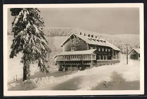AK Chata COS, Cervenohorske sedlo, Berghütte im Schnee