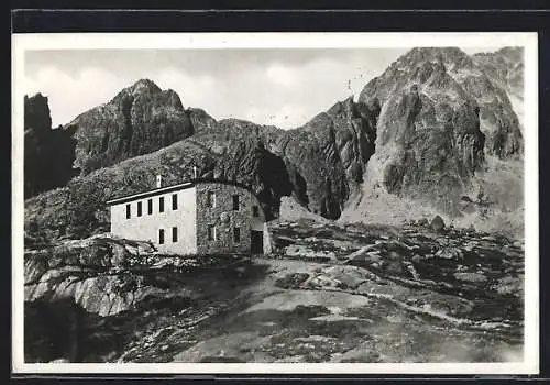 AK Téryho Chata, Ansicht vor Berggipfeln