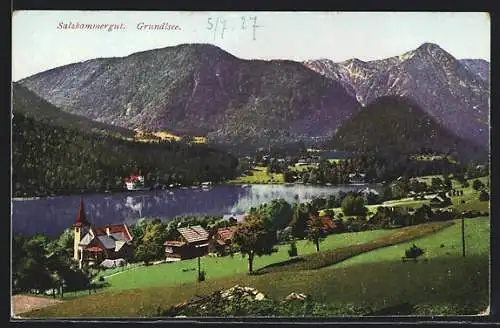 AK Grundlsee, Ortsansicht mit See und Bergen
