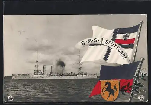 AK Kriegsschiff S.M.S. Stuttgart in leichtem Tempo in Entfernung zur Küste, Reichskriegsflagge