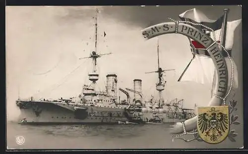 AK Kriegsschiff S.M.S. Prinz Heinrich auf der See treibend, einige Beiboote daneben, Reichskriegsflagge