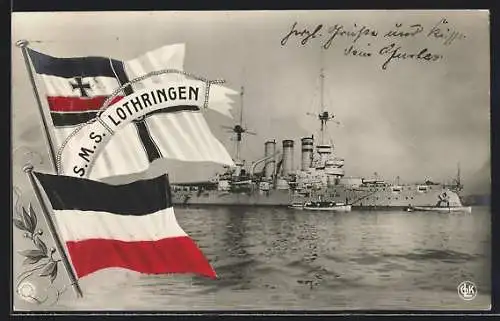 AK Kriegsschiff S.M.S. Lothringen vor Anker liegend, Beiboote daneben, Reichskriegsflagge