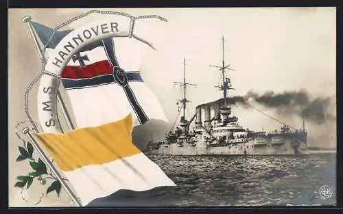 AK Kriegsschiff S.M.S. Hannover mit Volldampf durch die offene See gleitend, Reichskriegsflagge