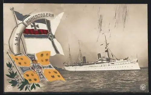 AK Kriegsschiff S.M.S. Hohenzollern nahe der Küste vor Anker liegend, Reichskriegsflagge
