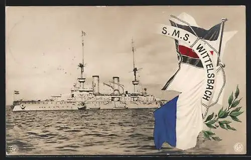 AK Kriegsschiff S.M.S. Wittelsbach nebst einem vollen Beiboot auf dem Meer treibend, Reichskriegsflagge