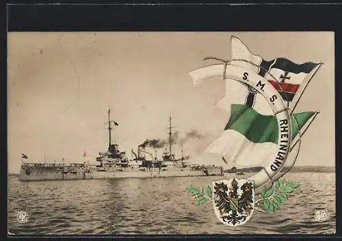 AK Kriegsschiff S.M.S. Rheinland in hohem Tempo durch die See pflügend, Reichskriegsflagge