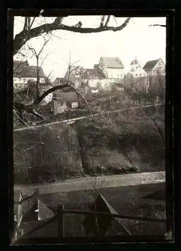 Fotografie W. Apel, Berlin, Ansicht Vellberg, Fachwerkhäuser am Fluss