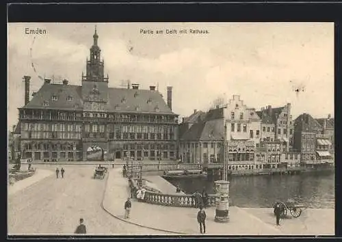 AK Emden / Ostfriesland, Strassenpartie am Delft mit Rathaus