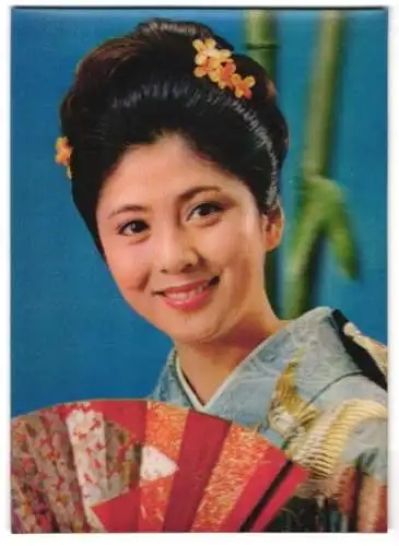 3D-AK Winky Girl mit Fächer und Blume im Haar