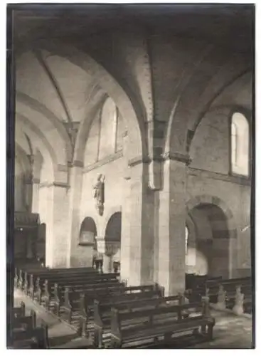 Fotografie W. Apel, Berlin, Ansicht Lügde i. W., Gewölbe & Sitzbänke in der Kirche