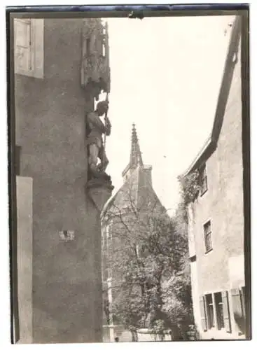 Fotografie W. Apel, Berlin, Ansicht Rothenburg / Tauber, Strassenansicht mit Kirchturm