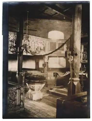Fotografie W. Apel, Berlin, Ansicht Lauter, Altar in der kleinen Kirche für Taufe vorbereitet