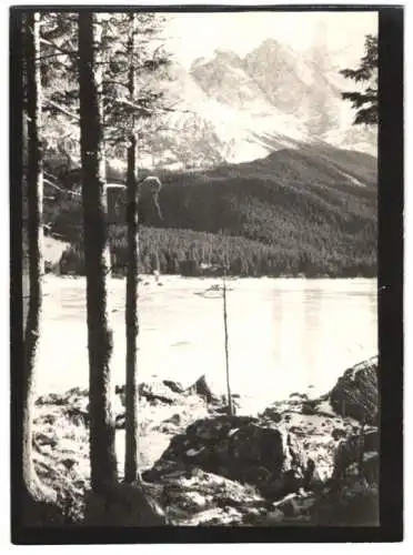 Fotografie W. Apel, Berlin, Ansicht Grainau, Eibsee mit Blick zur Zugspitze