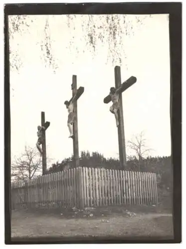 Fotografie W. Apel, Berlin, Ansicht Birkenstein, Kreuzigungsgruppe am Kalvarienberg