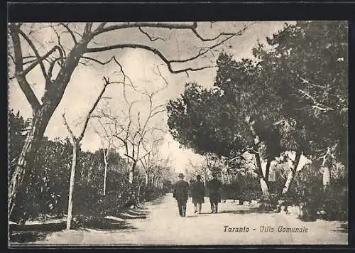 AK Taranto, Villa Comunale, Strassenansicht mit Leuten