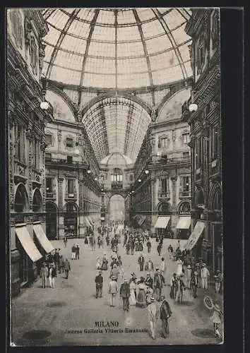 AK Milano, Interno Galleria