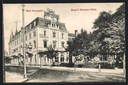 AK Bad Neuenahr, Bonns Kronen-Hotel mit Anlage und Strasse