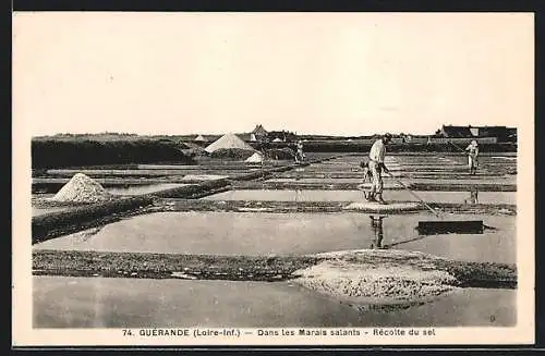 AK Guérande, Dans les Marais salants, Récolte du sel