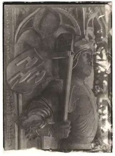 Fotografie W. Apel, Berlin, Ansicht Künzelsau, Ritterstatue in der Stadtkirche