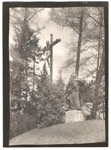Fotografie W. Apel, Berlin, Ansicht Tölz, Heiligenbildnisse auf dem Kalvarienberg
