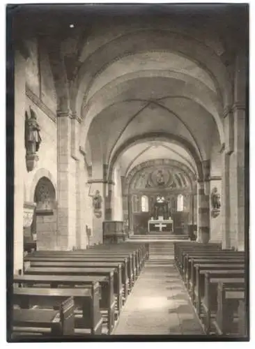 Fotografie W. Apel, Berlin, Ansicht Lügde i. W., Kirche Innenansicht mit Bänken und Altar