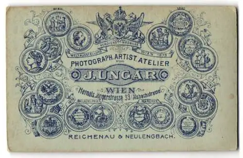 Fotografie J. Ungar, Wien, Reichenau, kgl. Wappen mit Greifen nebst Medaillen