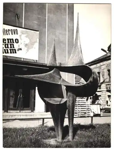 41 Fotografien Vit Jon, Ansicht Liberec / Reichenberg, Ausstellung: Socha a mesto Liberec 1969, Statuen in der Stadt