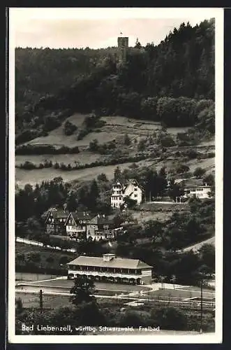 AK Bad Liebenzell /württbg. Schwarzwald, Das Freibad und Umgebung