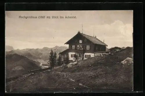 AK Hochgernhaus, Blick auf die Berghütte und ins Achental