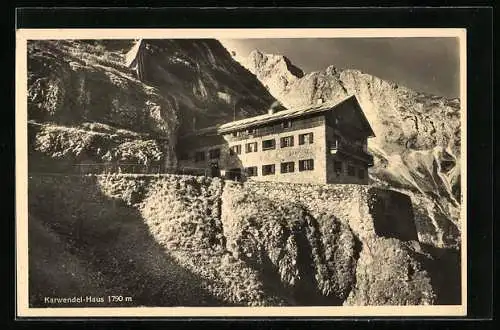 AK Karwendel-Haus, Berghütte des Zweig-Männer-Turn-Verein München d. D. A. V.